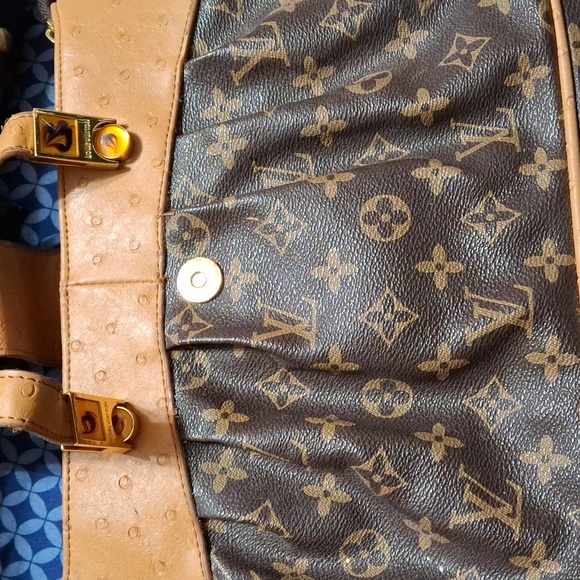 6 Heavily Damaged Bags, Ok For Hardware - Picture 7 of 8